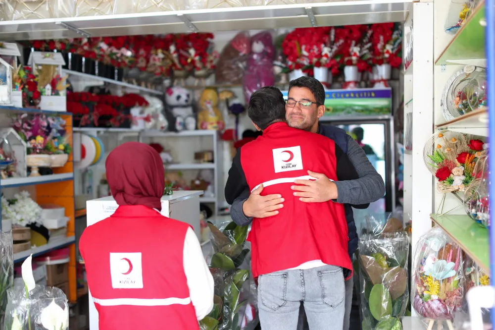 Türk Kızılay’dan 3544 depremzede esnafa 97.8 Milyon destek