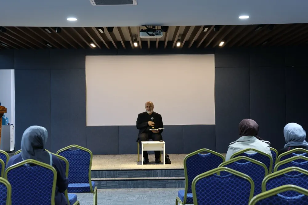 ÜMRANİYE BELEDİYESİ’NDE 40 HADİS ŞERHİ DERSLERİ BAŞLADI