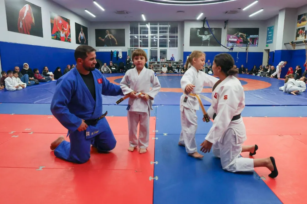ÜMRANİYE’DE JUDODA KUŞAK HEYECANI YAŞANDI