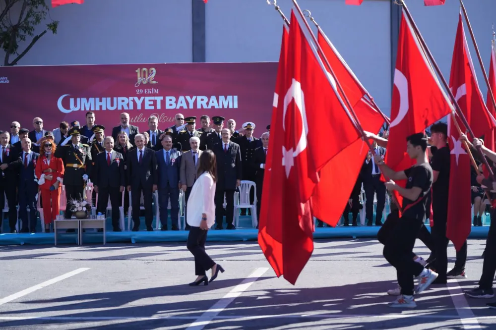 CUMHURİYET’İN 102. YILI ÜMRANİYE’DE COŞKUYLA KUTLANDI