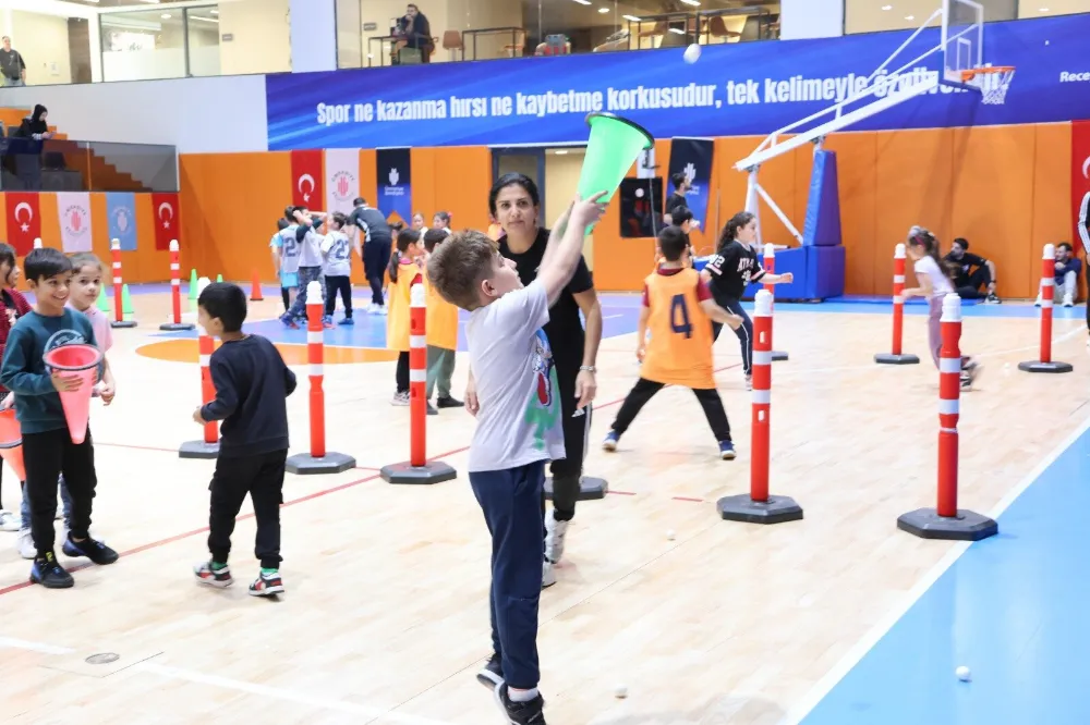 ÜMRANİYE’DE ARA TATİL COŞKUSU: ÇOCUKLAR “TENEFFÜS”TE BULUŞUYOR