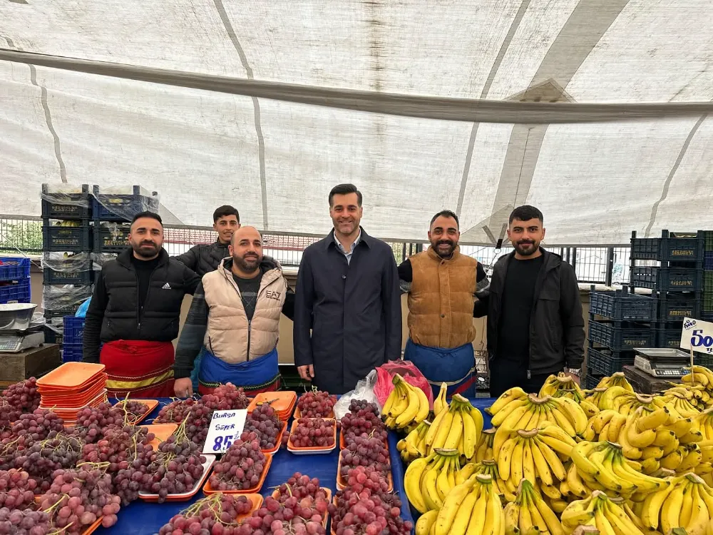 Başkan Sarıcaoğlu Küplüce Pazarında Esnaflarla Hasbihal Etti 