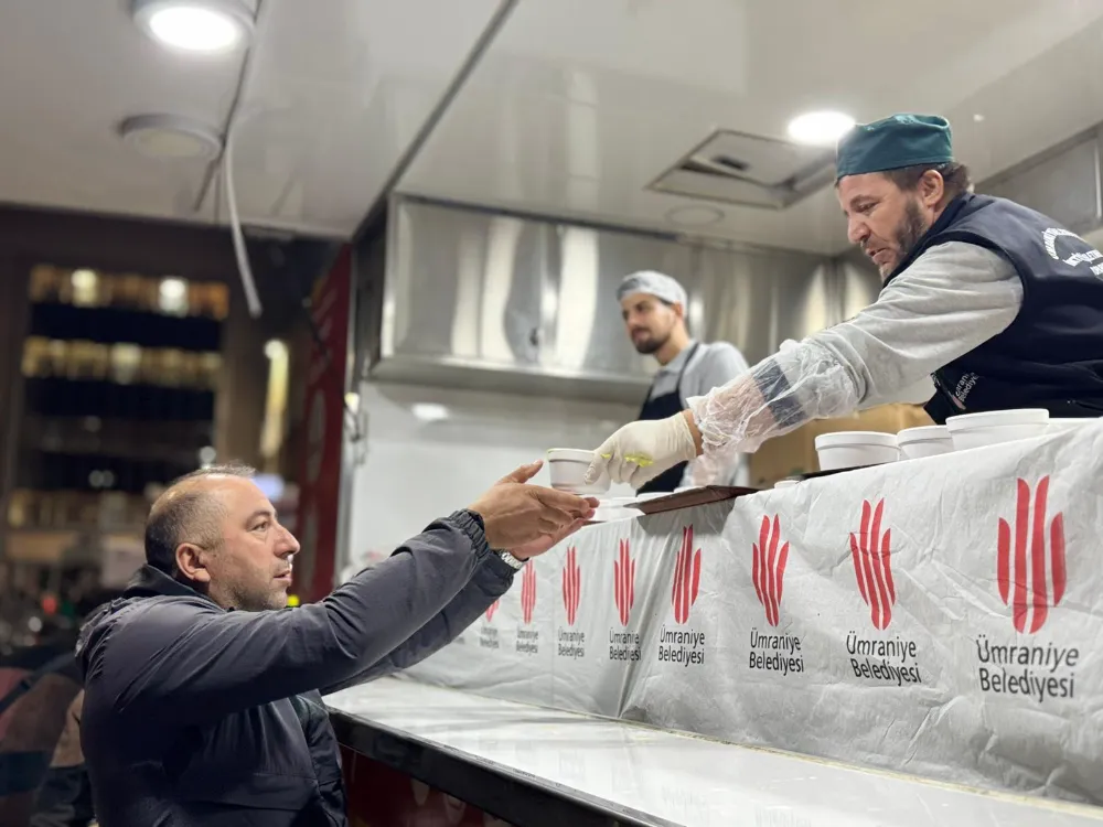ÜMRANİYE’DE HER GÜN BİNLERCE KİŞİYE SICAK ÇORBA İKRAMI