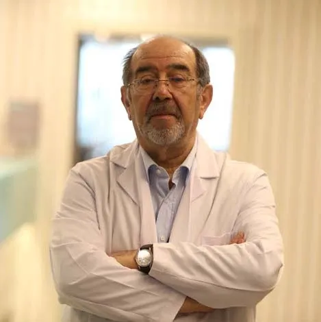 Alzheimer hastalarına yaklaşımda empati ve sabır önemli!