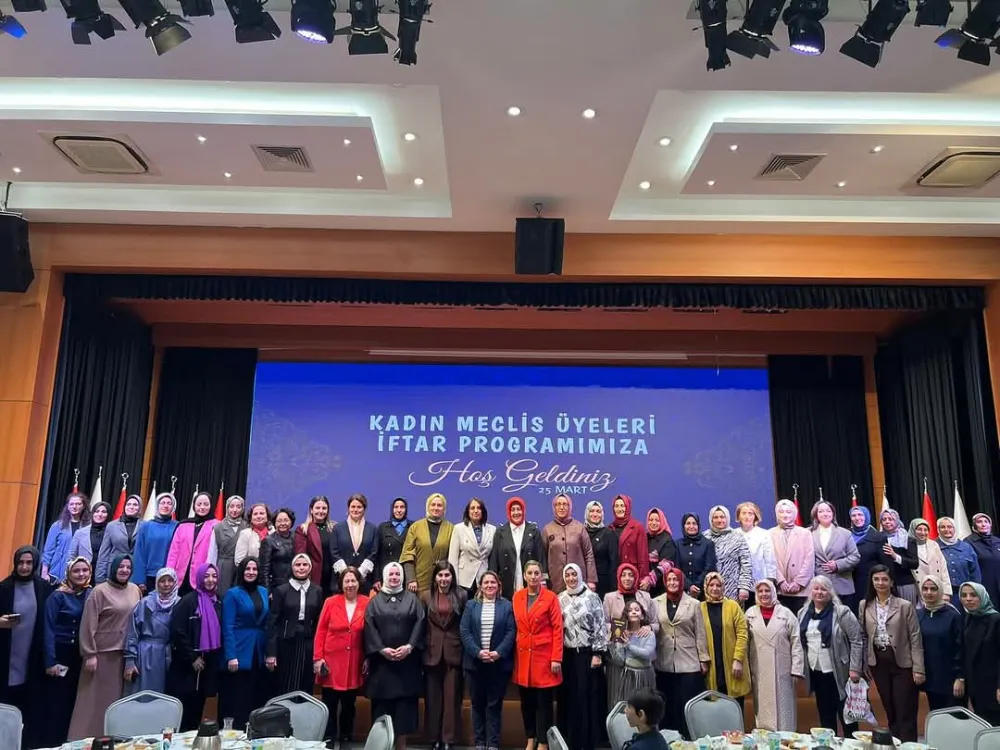 AK PARTİLİ KADIN MECLİS ÜYELERİ İFTAR PROGRAMINDA BULUŞTU