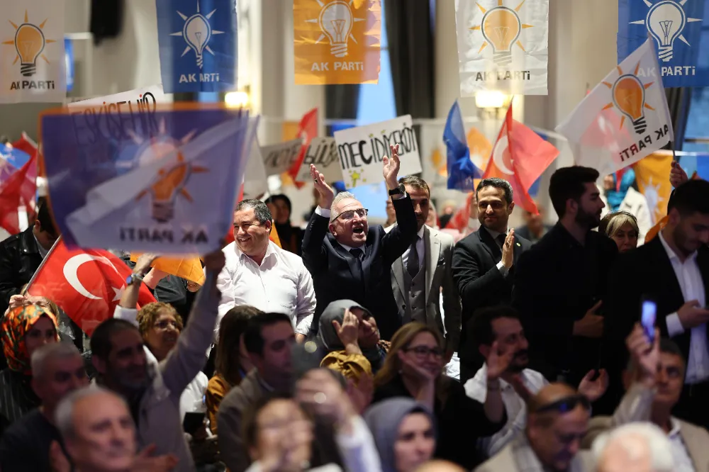 AK Parti İstanbul’dan ilçe ilçe danışma meclisleri
