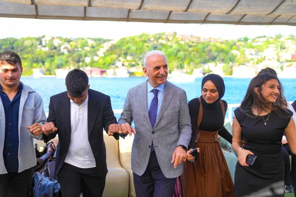 ÜMRANİYELİ GENÇLERE BOĞAZ’DA MEZUNİYET HATIRASI