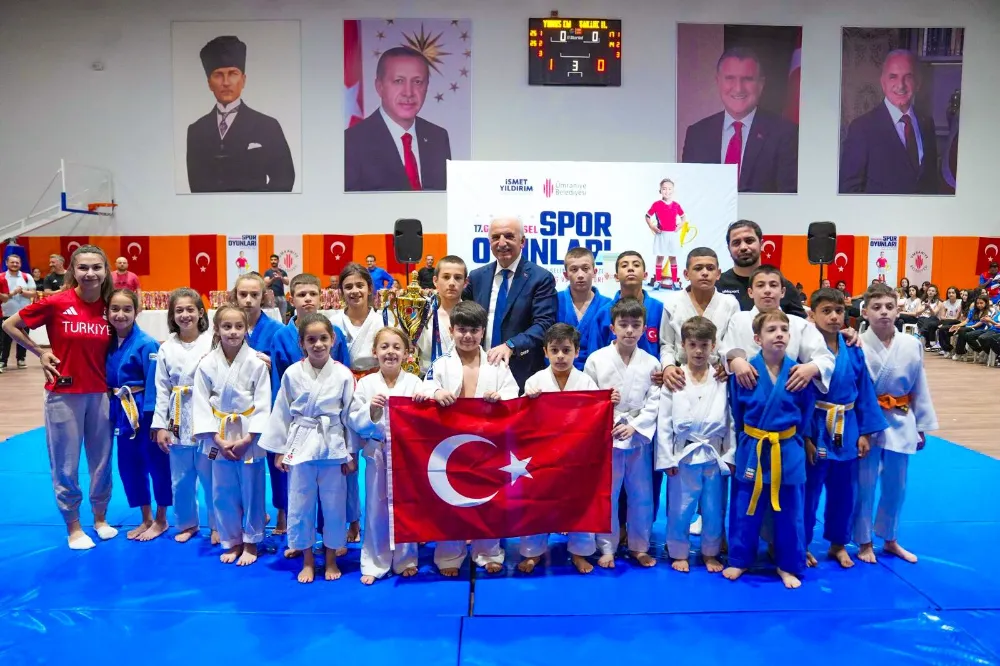 17. GELENEKSEL ÜMRANİYE SPOR OYUNLARI COŞKULU BİR TÖRENLE SONA ERDİ