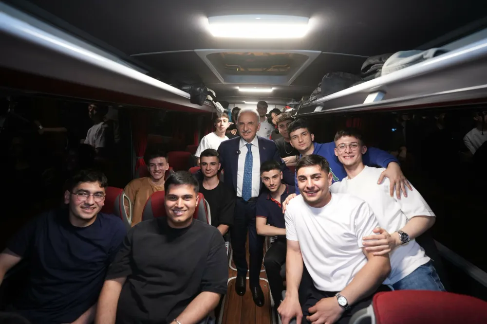 ÜMRANİYELİ ÖĞRENCİLER ÇANAKKALE RUHUNU YERİNDE YAŞIYOR