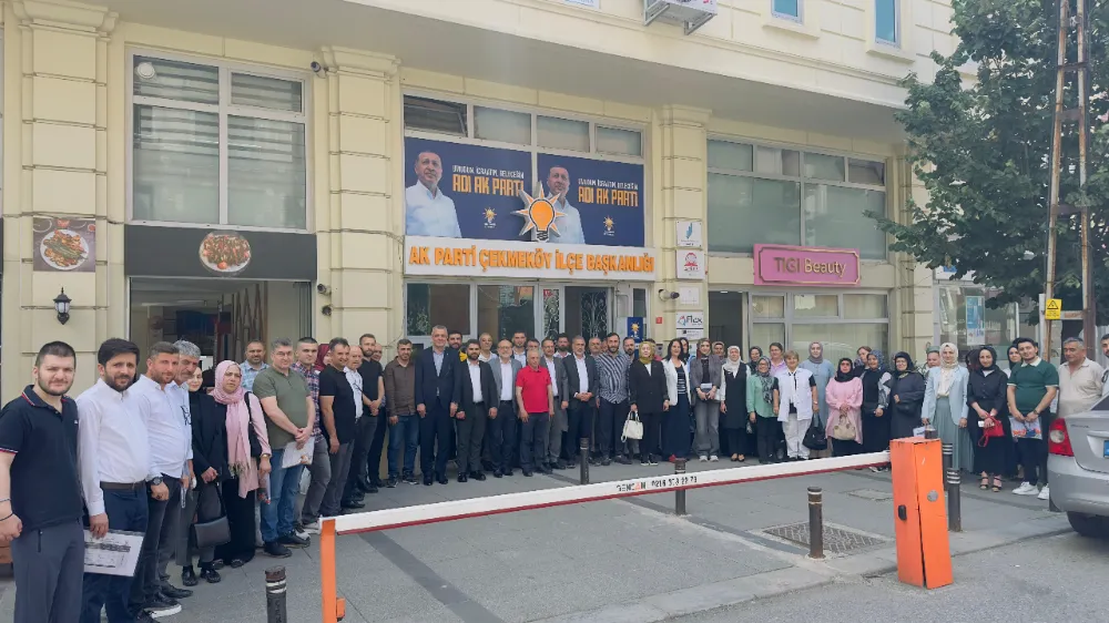 AK Parti Çekmeköy Teşkilatından ‘4 Saatte 444 Hane Ziyareti’ Saha Çalışması    