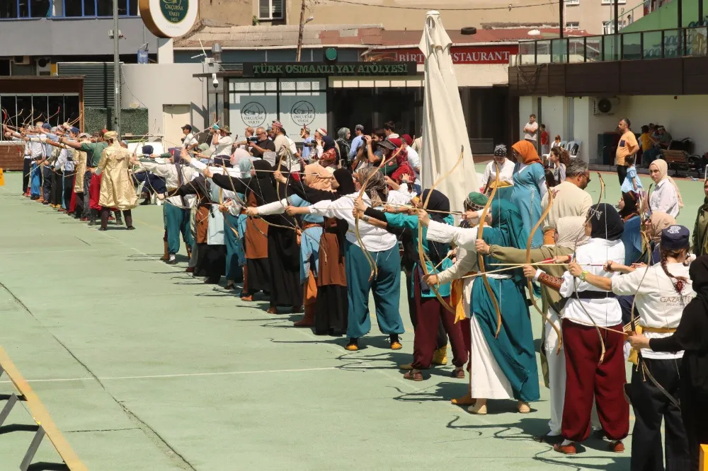 ÜMRANİYE BELEDİYESİ GELENEKSEL TÜRK OKÇULUK TAKIMI 7 MADALYA İLE DÖNDÜ