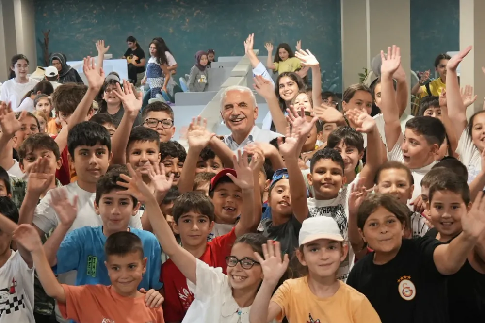 BAŞKAN YILDIRIM, KİTAP OKUMA ETKİNLİĞİNDE ÖĞRENCİLERLE BİR ARAYA GELDİ