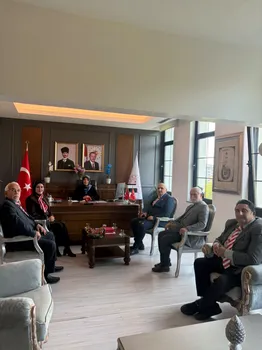 ÇEKMEKÖY VATAN KAHRAMANLARI ŞEHİT VE GAZİ DERNEĞİ'NDEN İLÇE MİLLÎ EĞİTİM MÜDÜRLÜĞÜNE ZİYARET