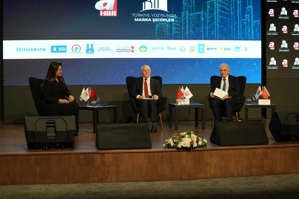 BAŞKAN İSMET YILDIRIM, “TÜRKİYE YÜZYILI’NDA MARKA ŞEHİRLER” PROGRAMINDA ÜMRANİYE’Yİ ANLATTI