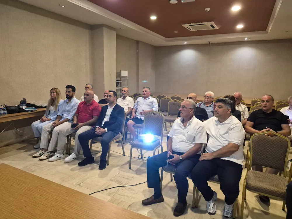 Çekmeköy Belediyesi'nden Muhtarlara Bilgilendirme Semineri